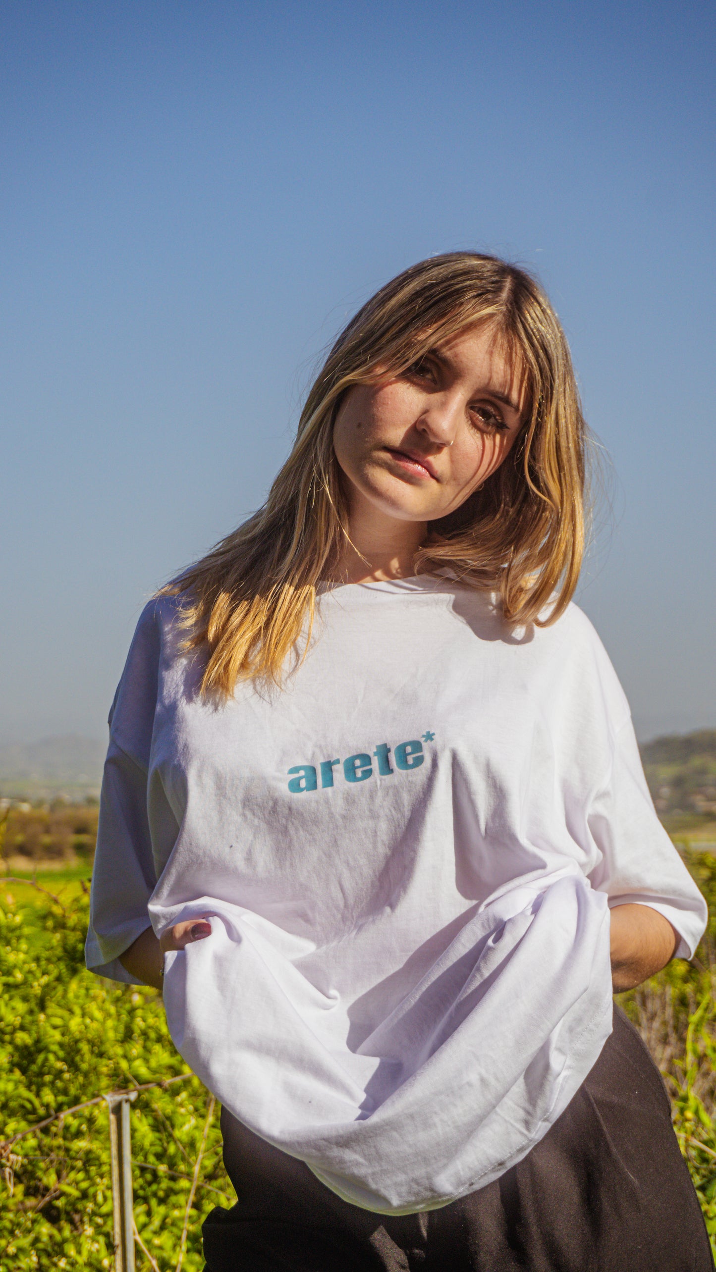 CAMISETA ARETE, BUSINESS BASIC - AMARILLO || WINTER24